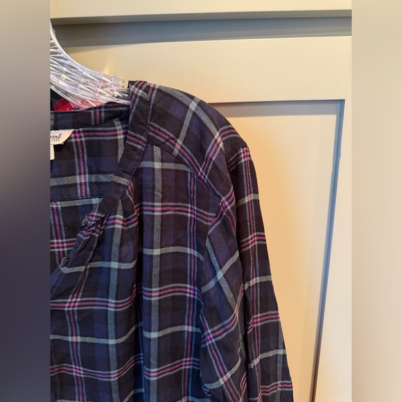 Lucky Brand Purple Plaid VNeck Shirt w flounce rear hem SZ XL - Picture 11 of 14